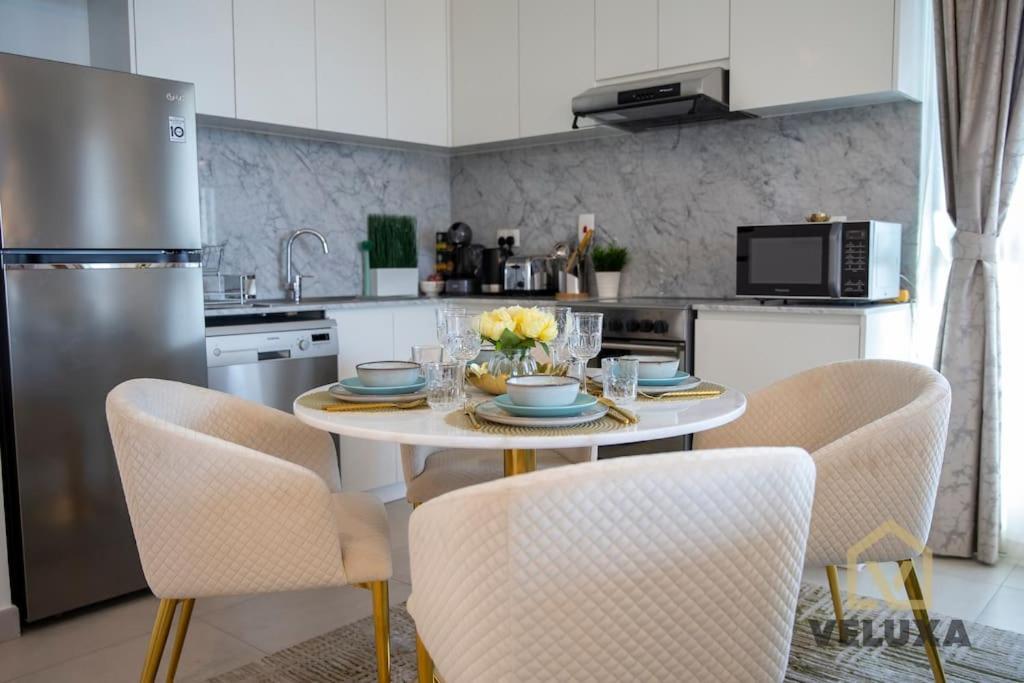 Veluxa - Luxury And Bright 1 Bedroom Apartment, Burj View! Dubai Exterior photo