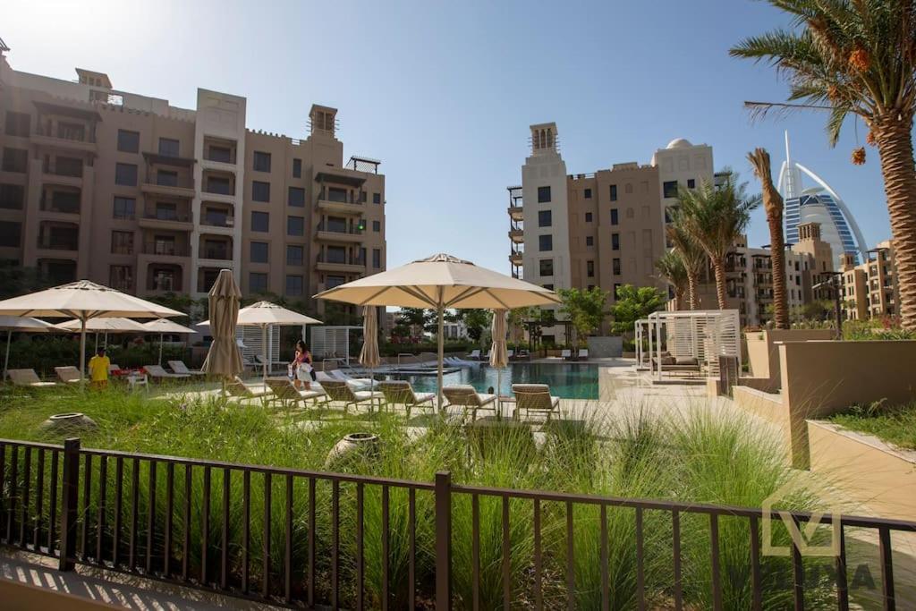 Veluxa - Luxury And Bright 1 Bedroom Apartment, Burj View! Dubai Exterior photo